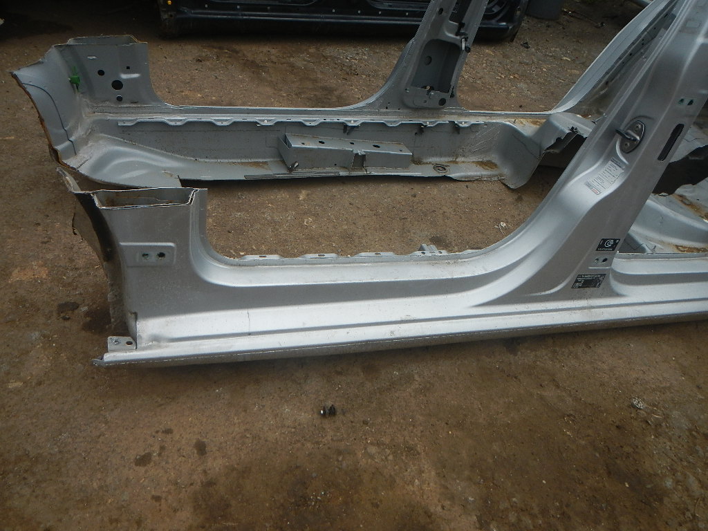 Кузовной элемент