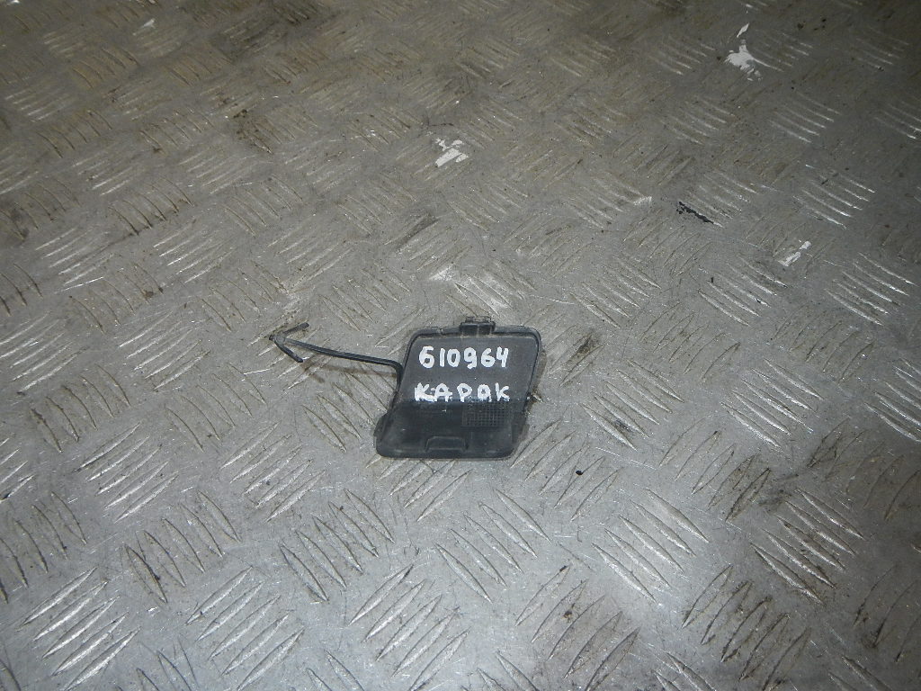 Заглушка буксировочного крюка