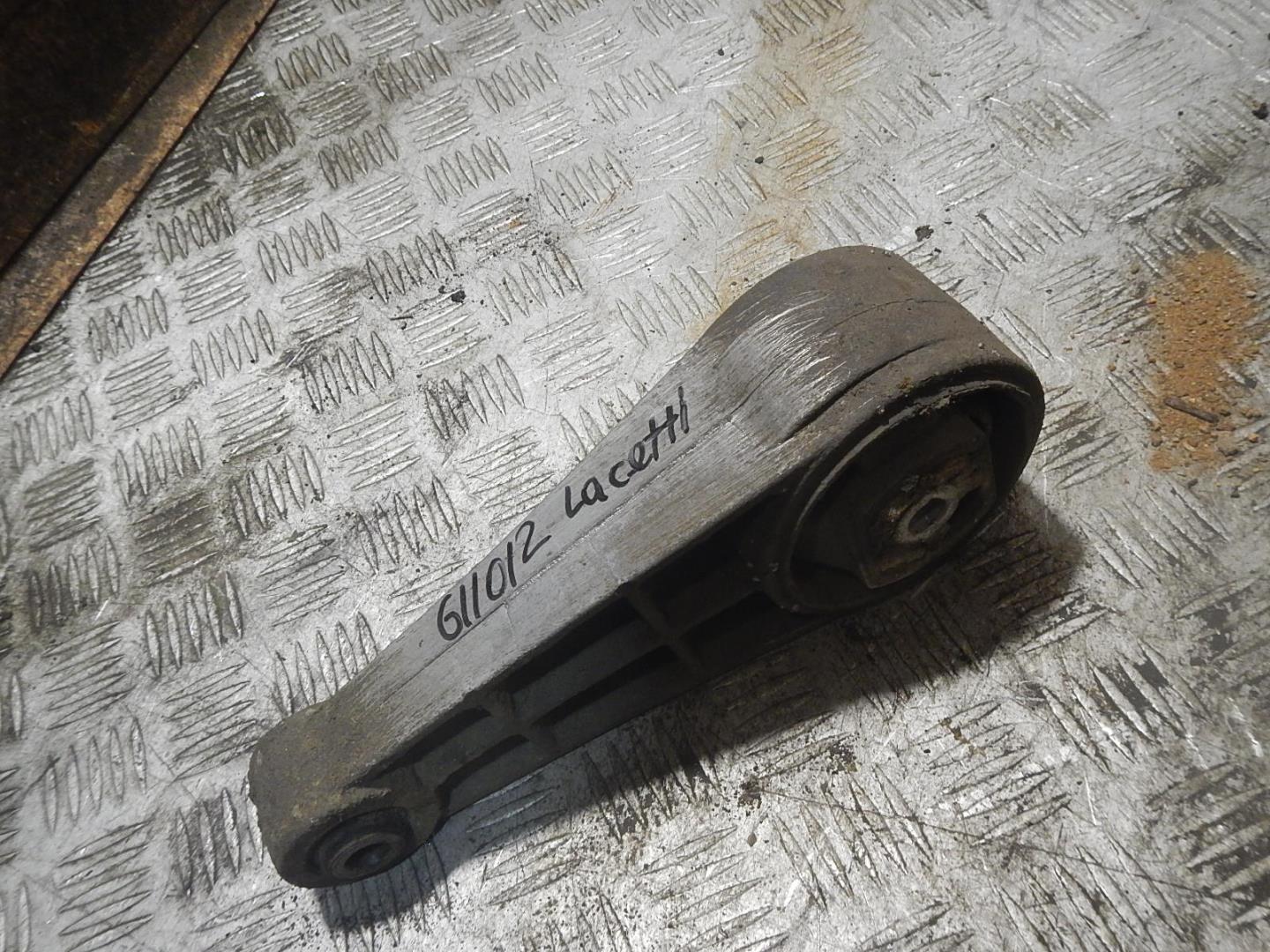 Опора двигателя задняя