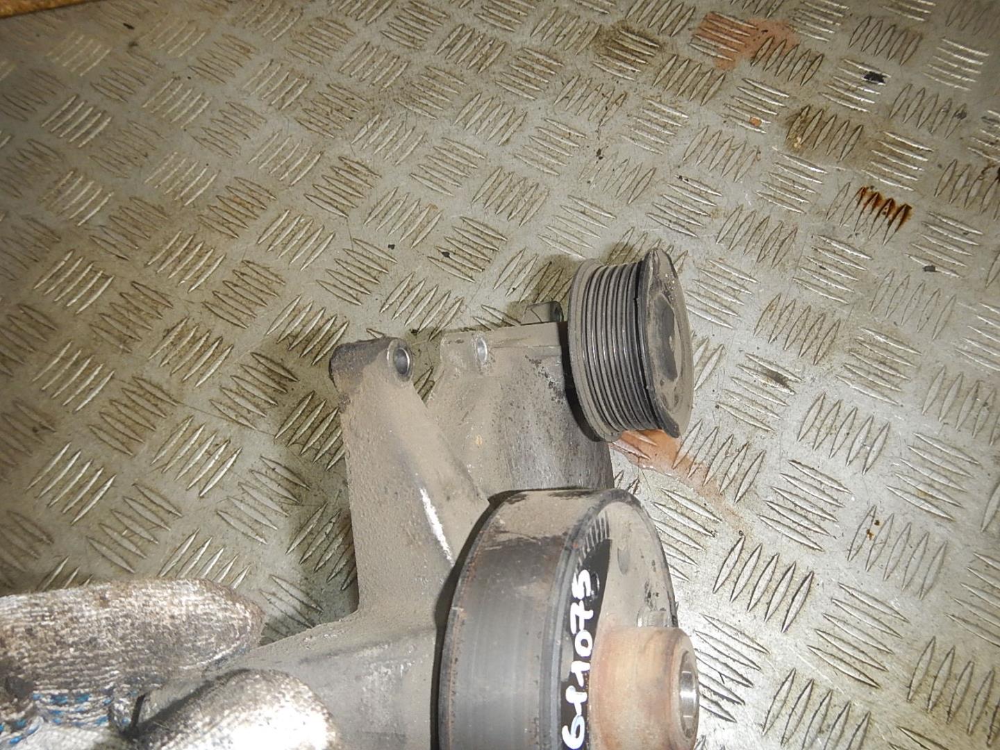 Ролик-натяжитель