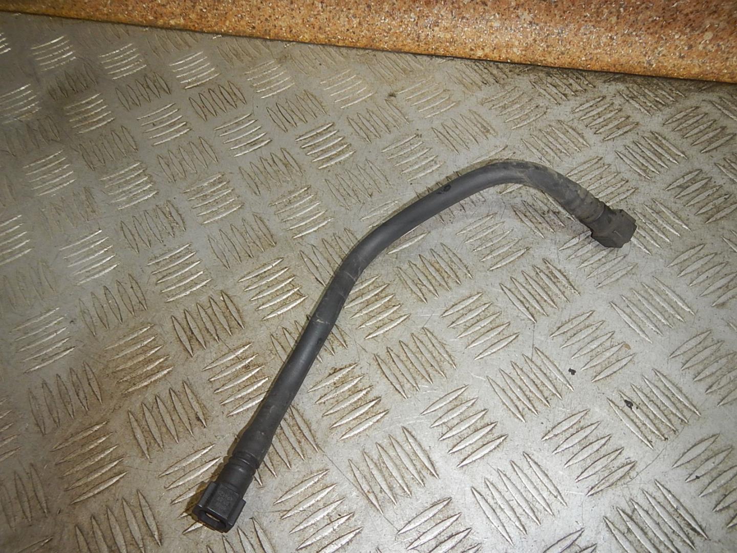 Трубка топливная