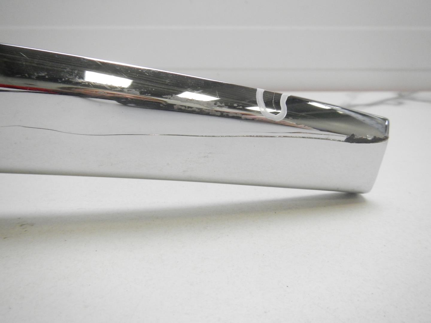 Молдинг переднего бампера правый