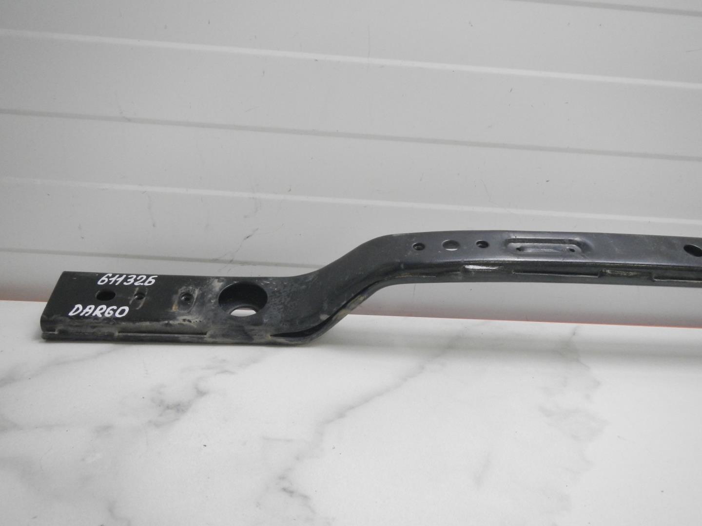 Усилитель переднего бампера