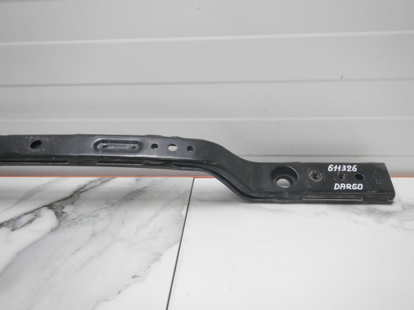 Усилитель переднего бампера