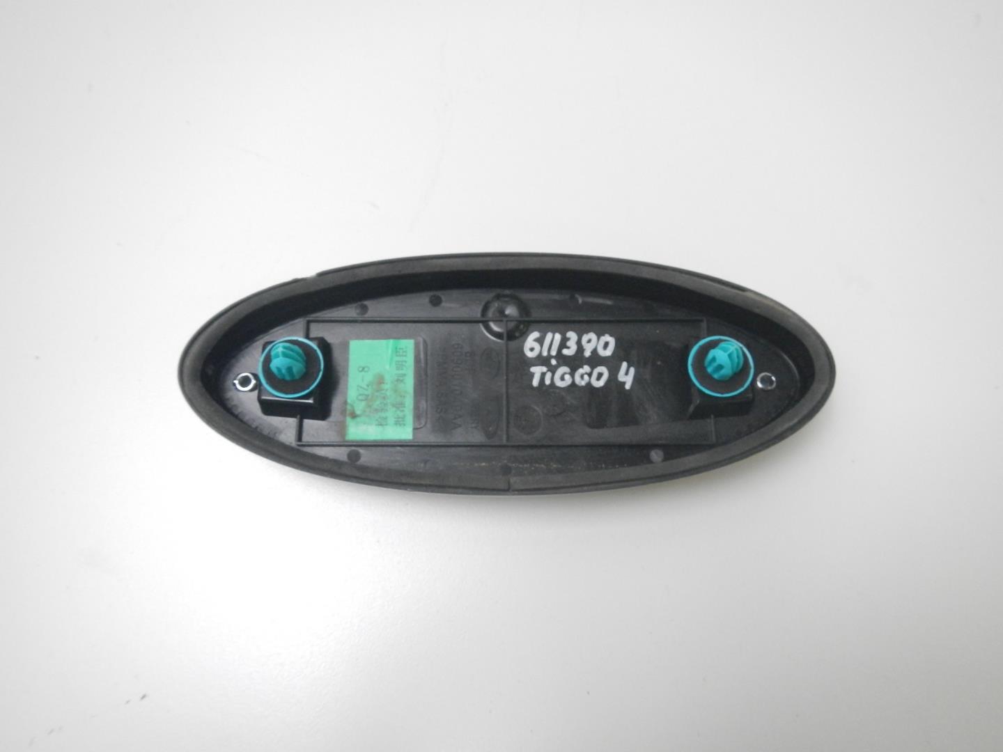 Эмблема на крышку багажника