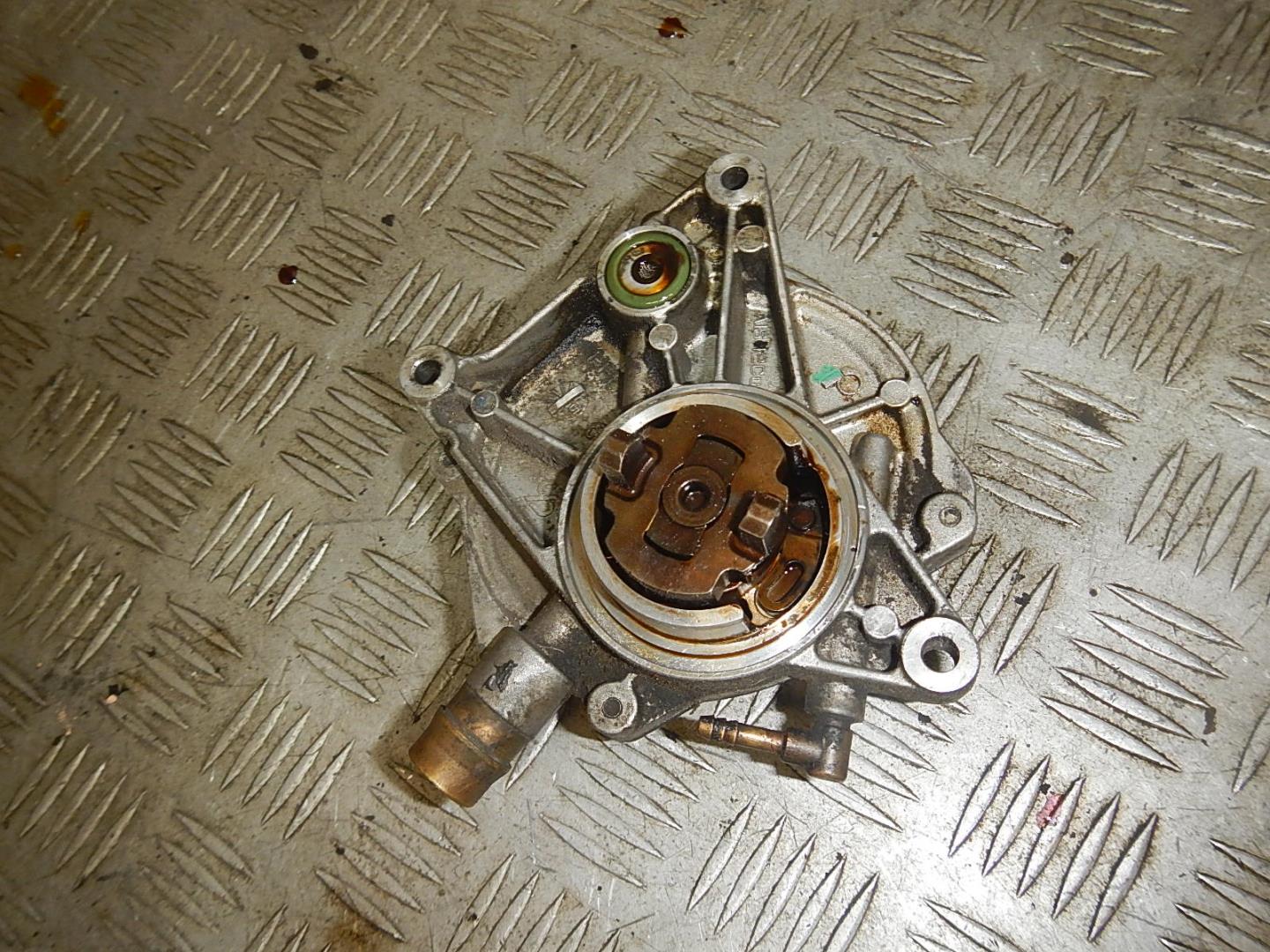 Насос вакуумный