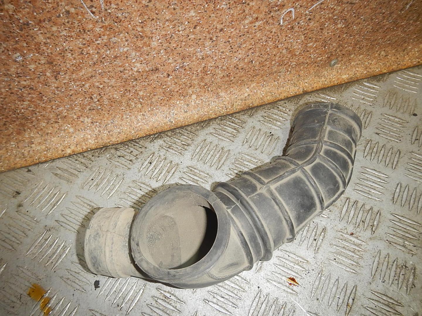 Патрубок воздушного фильтра