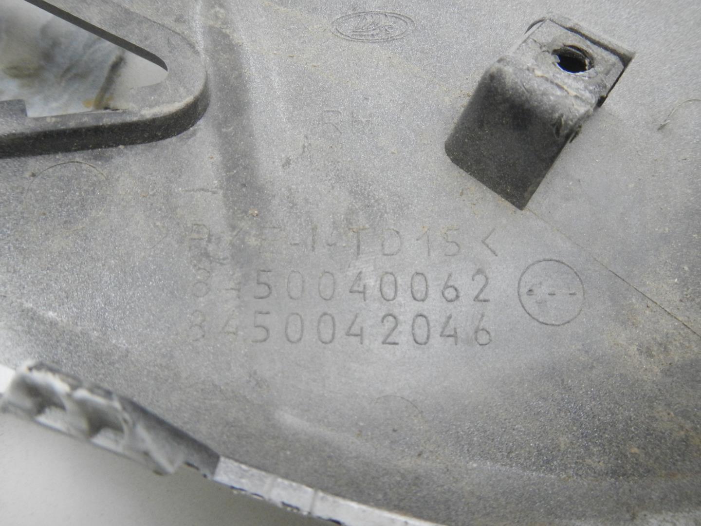 Накладка переднего бампера правая