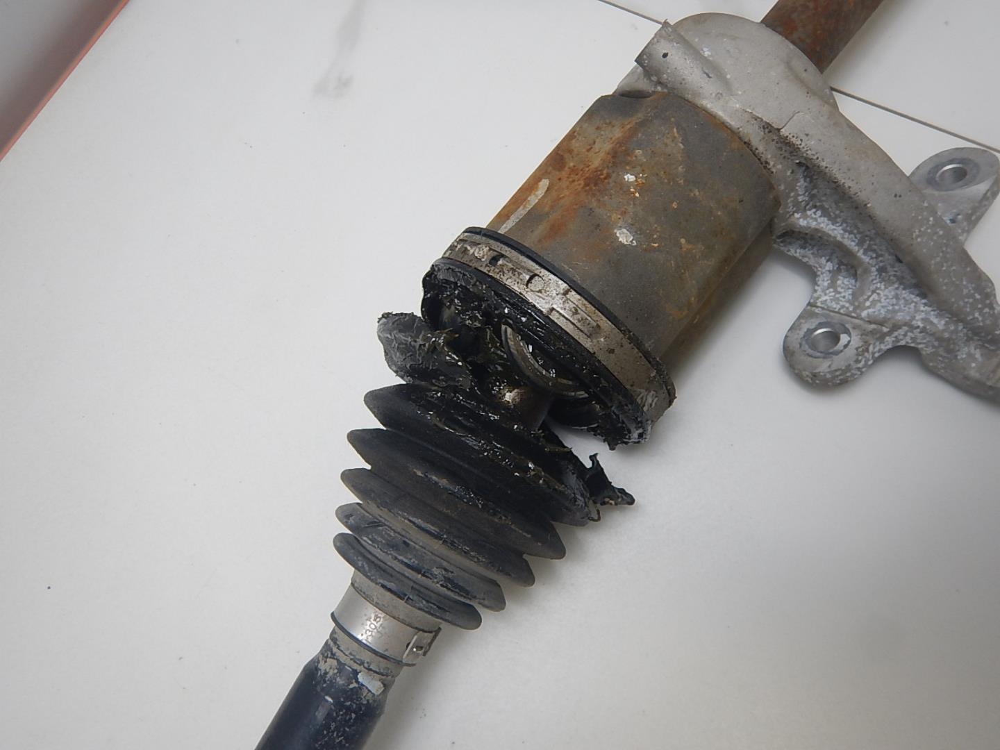 Полуось передняя правая