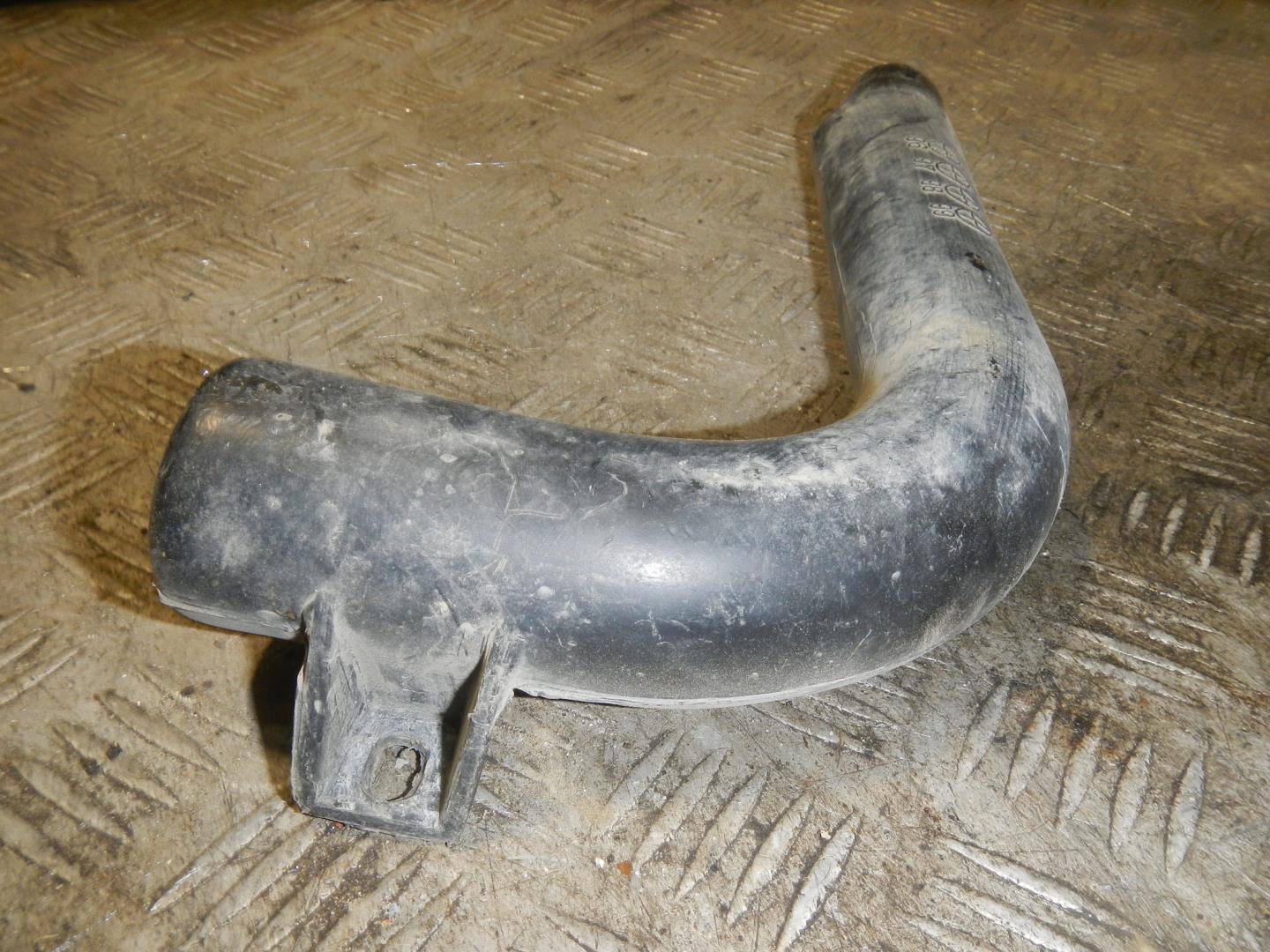 Патрубок воздушного фильтра