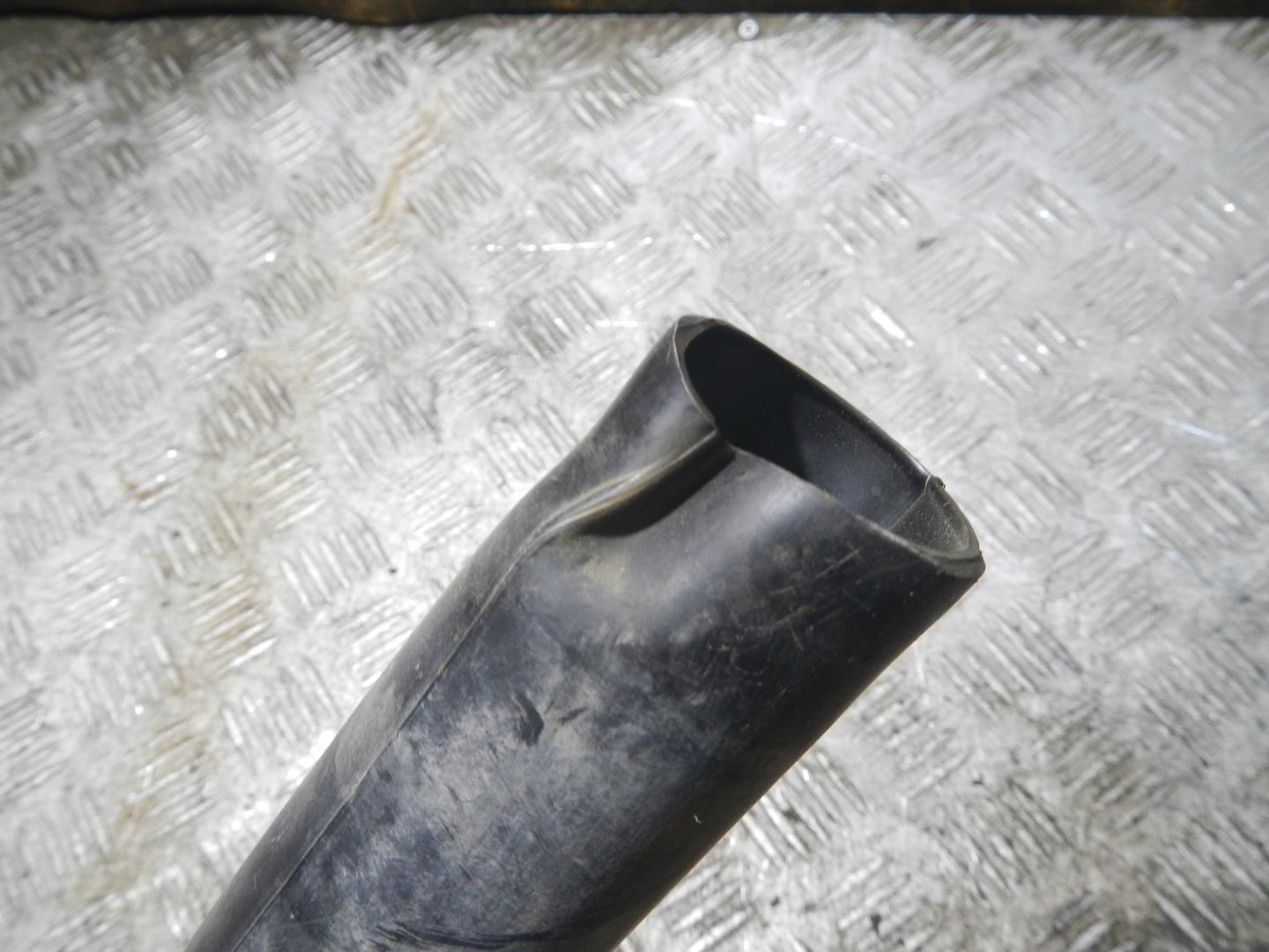 Патрубок воздушного фильтра