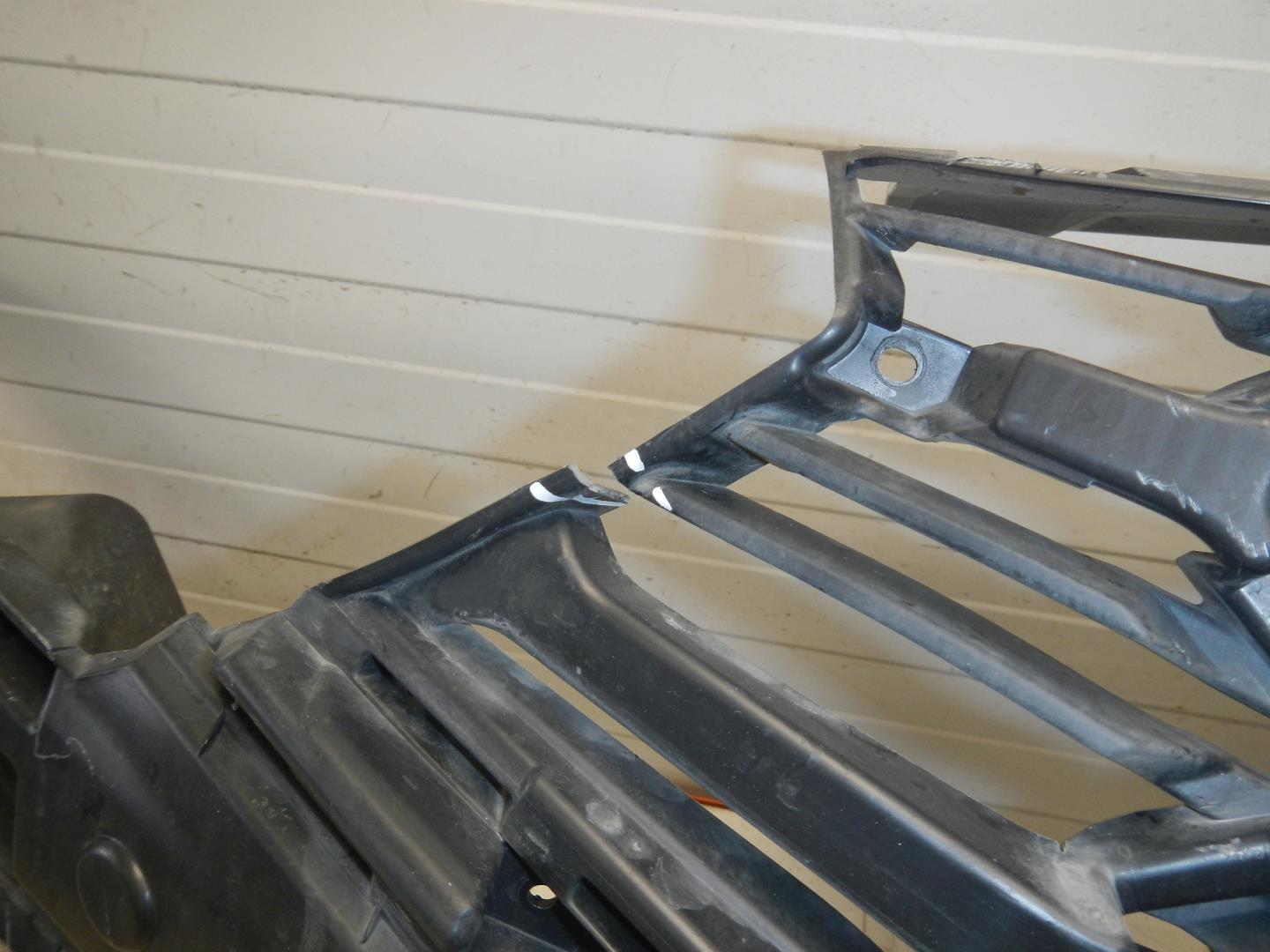 Бампер передний