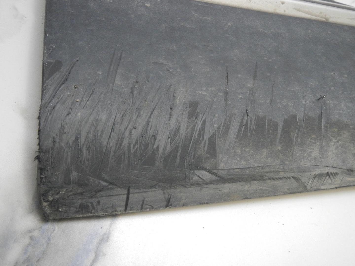 Молдинг задней левой двери