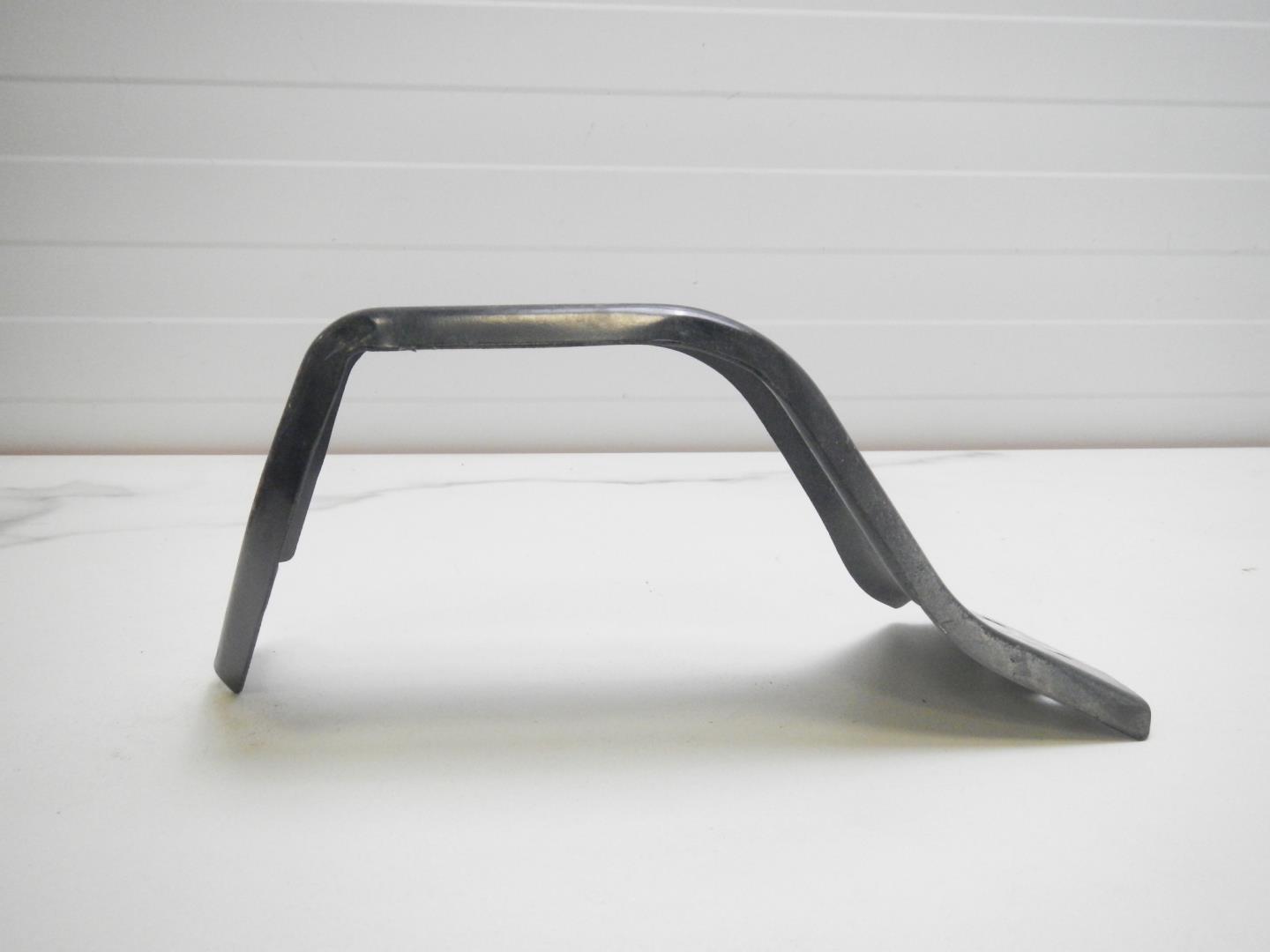 Кронштейн заднего бампера правый