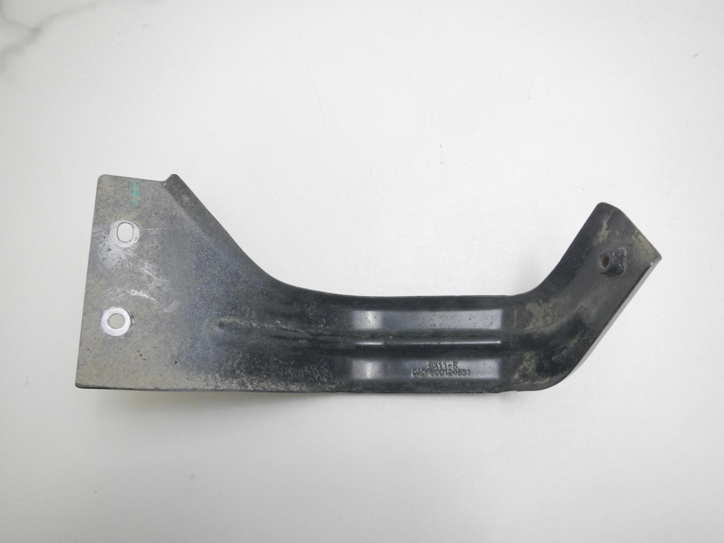 Кронштейн заднего бампера правый