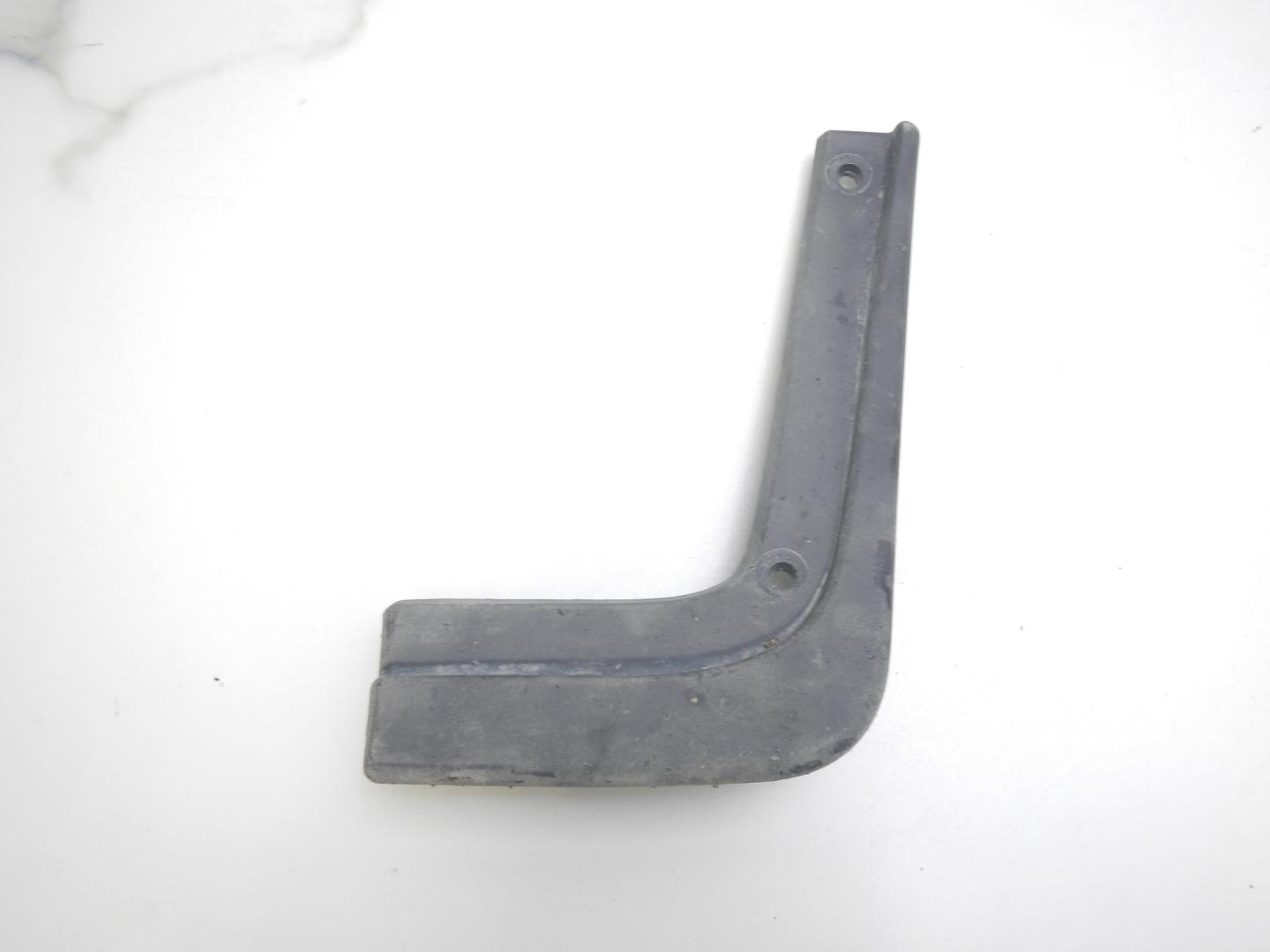 Брызговик задний левый