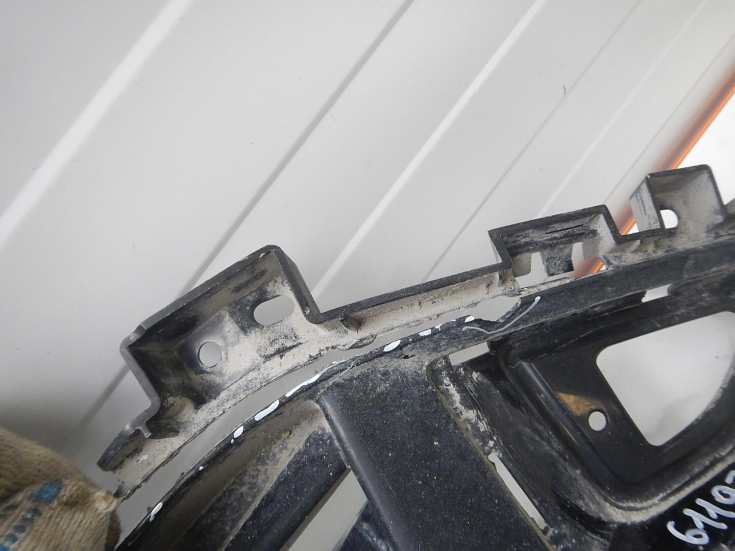 Решетка в бампер центральная