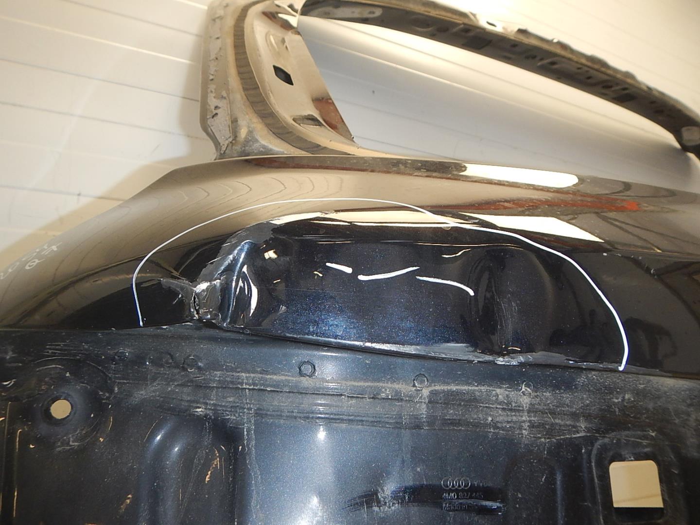 Дверь багажника