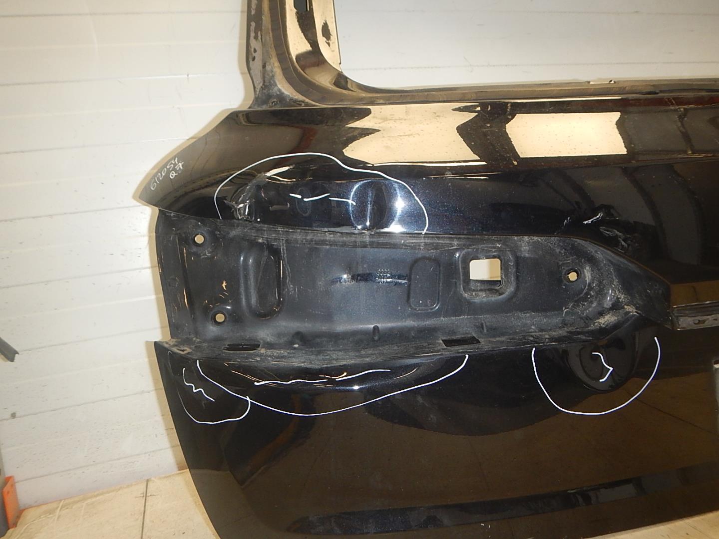 Дверь багажника