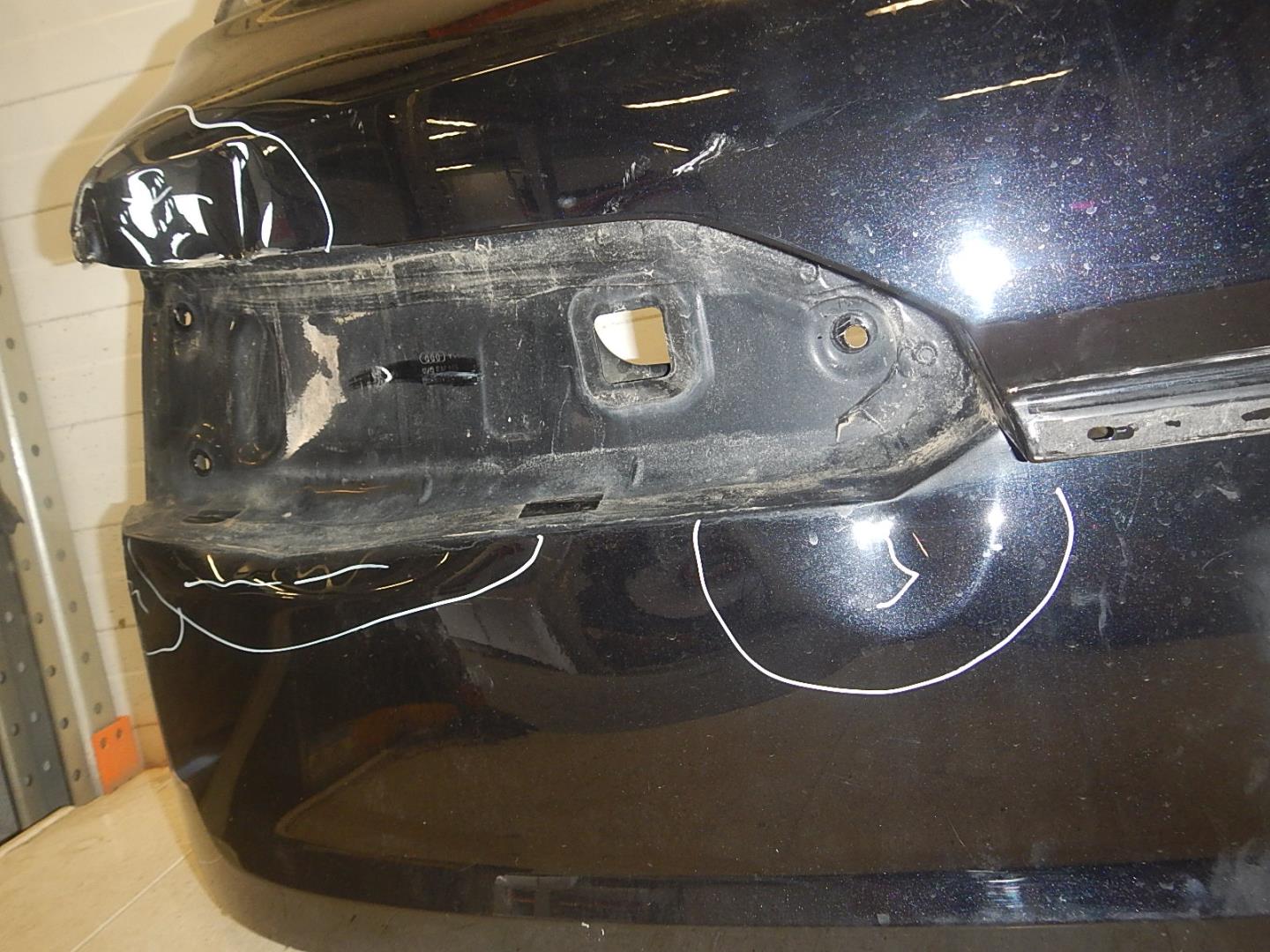 Дверь багажника