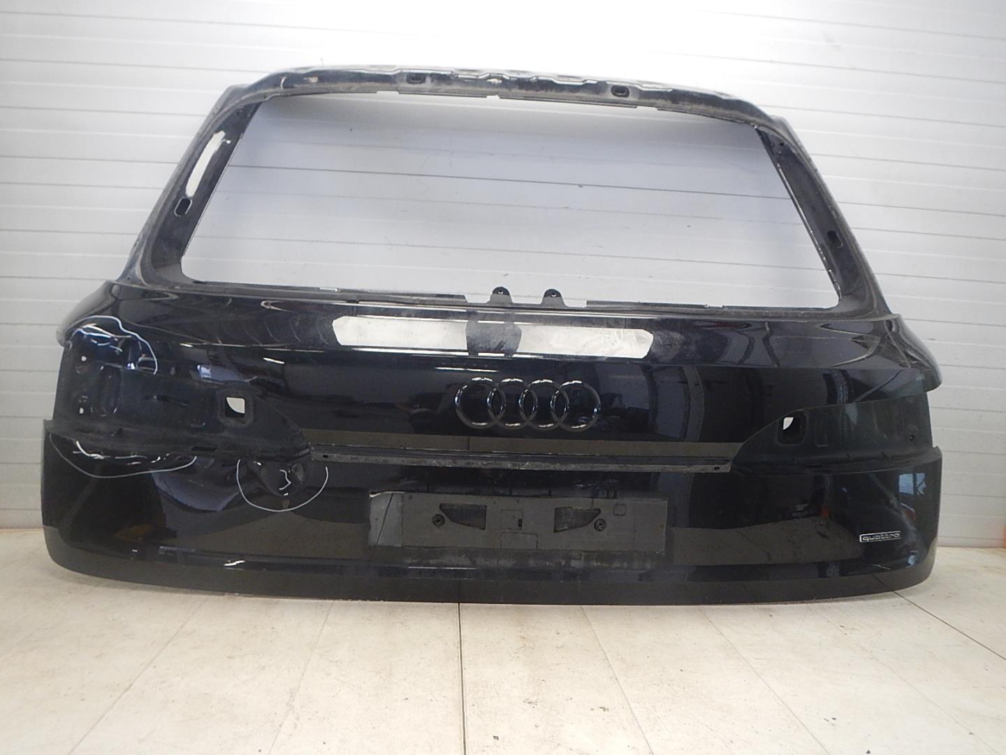 Дверь багажника