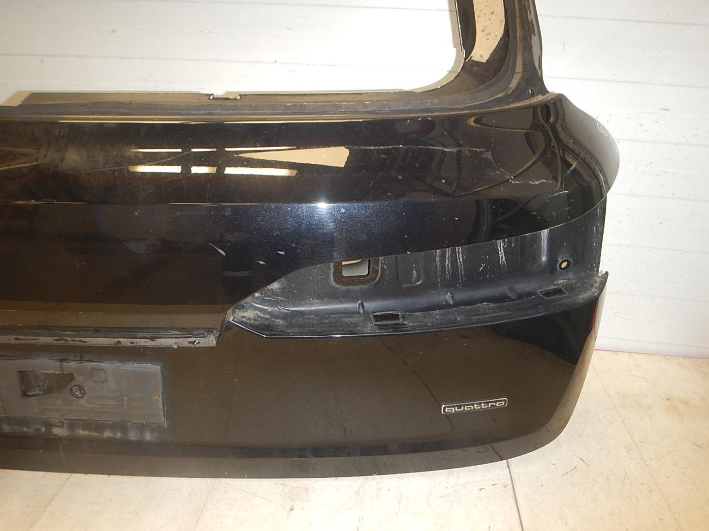 Дверь багажника