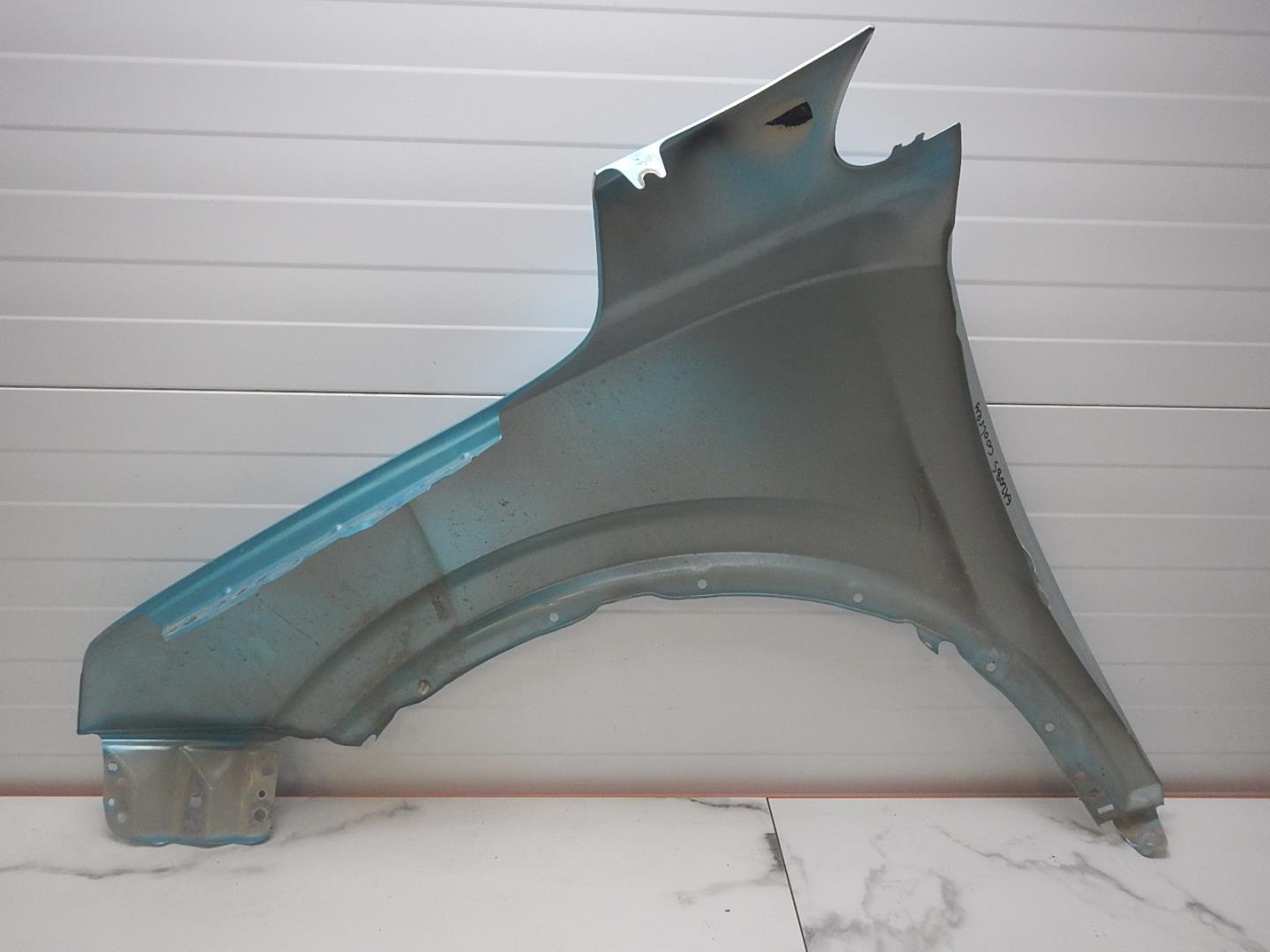 Крыло переднее правое