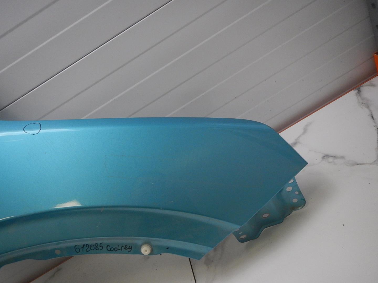 Крыло переднее правое