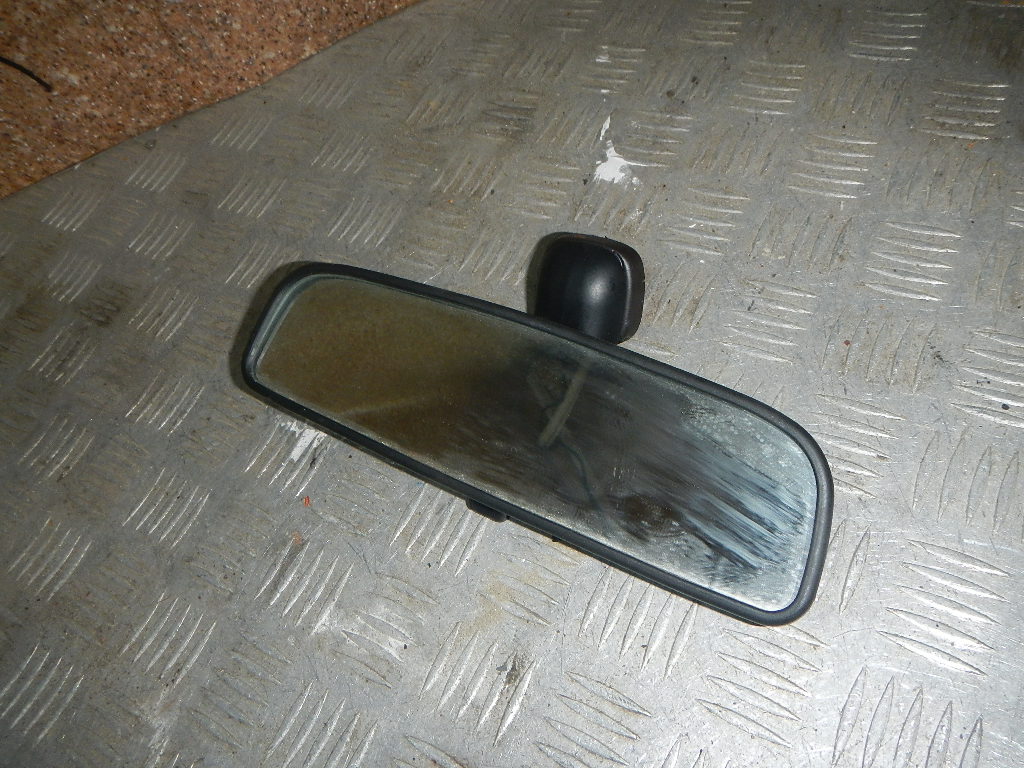 Зеркало заднего вида