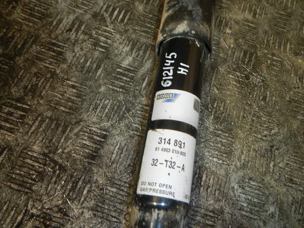 Амортизатор задний (стойка)