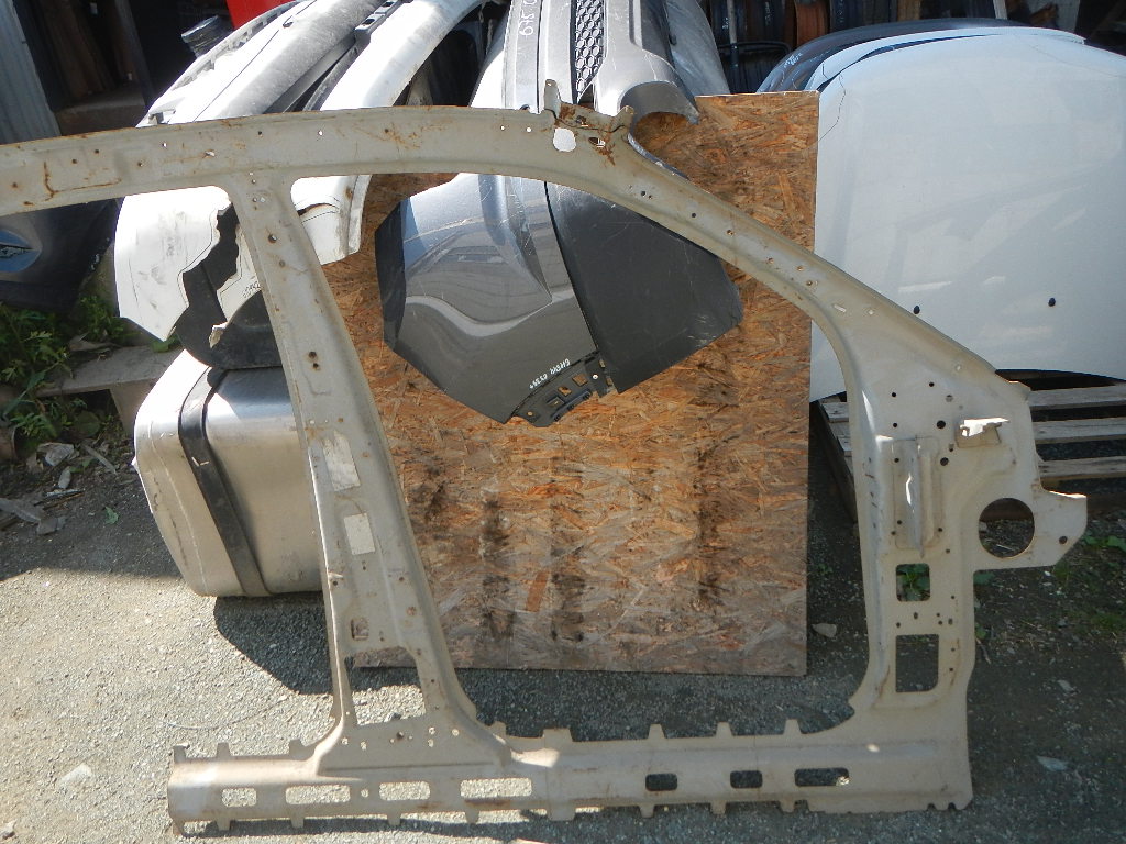 Кузовной элемент