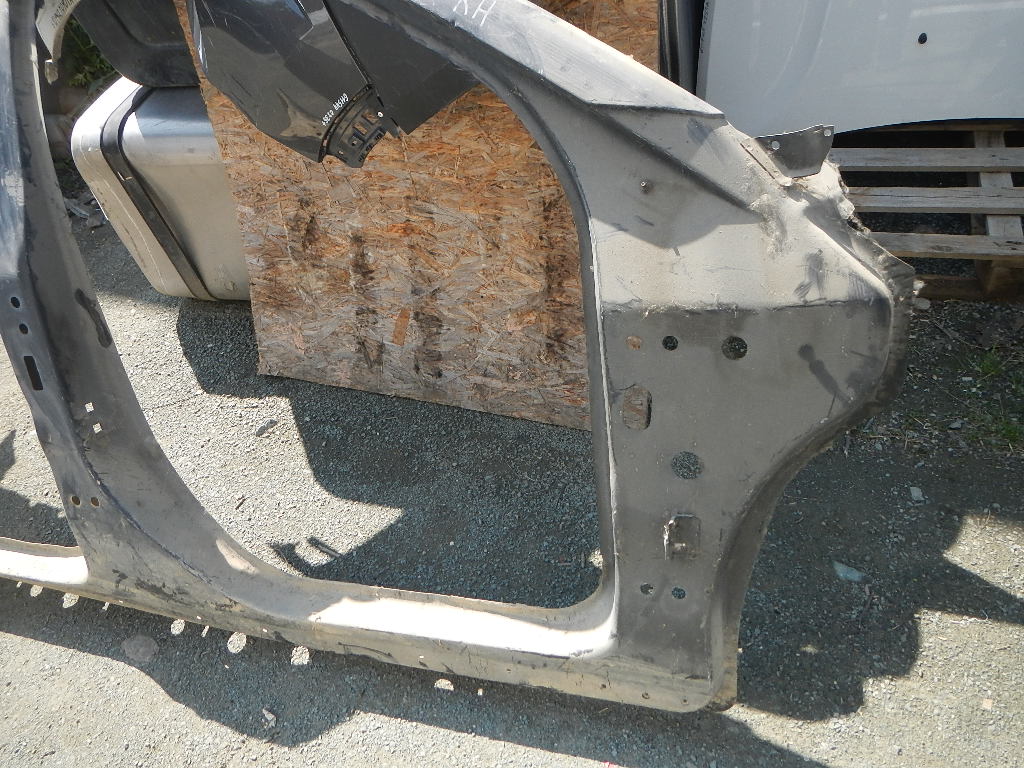 Кузовной элемент