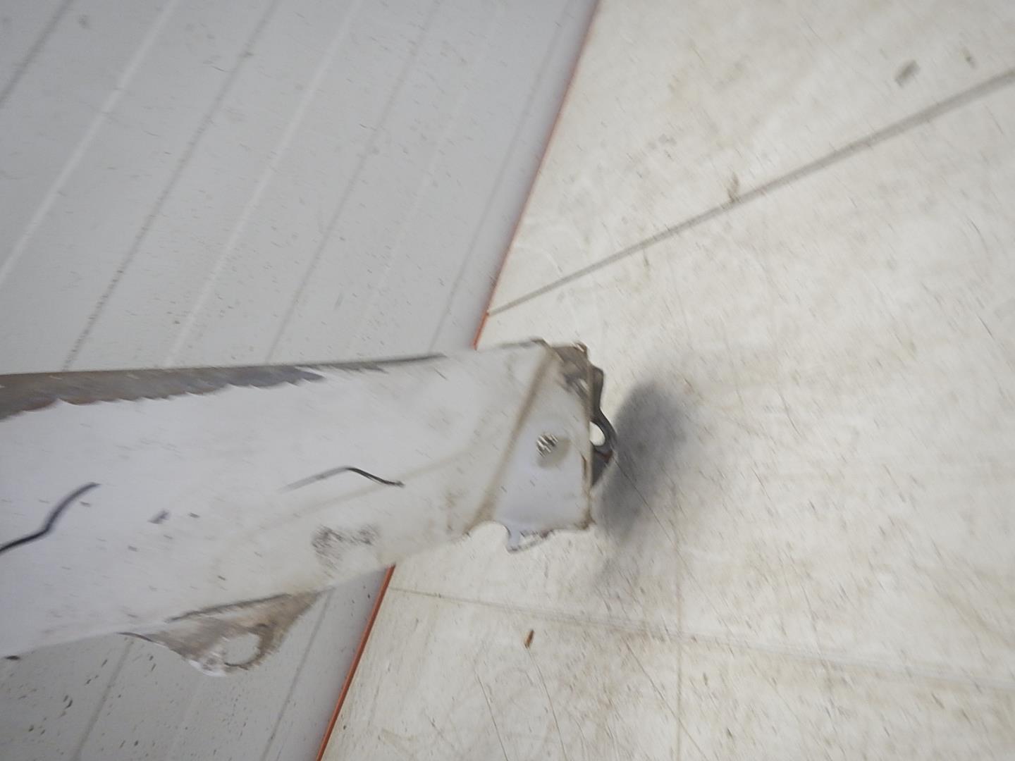 Крыло переднее левое