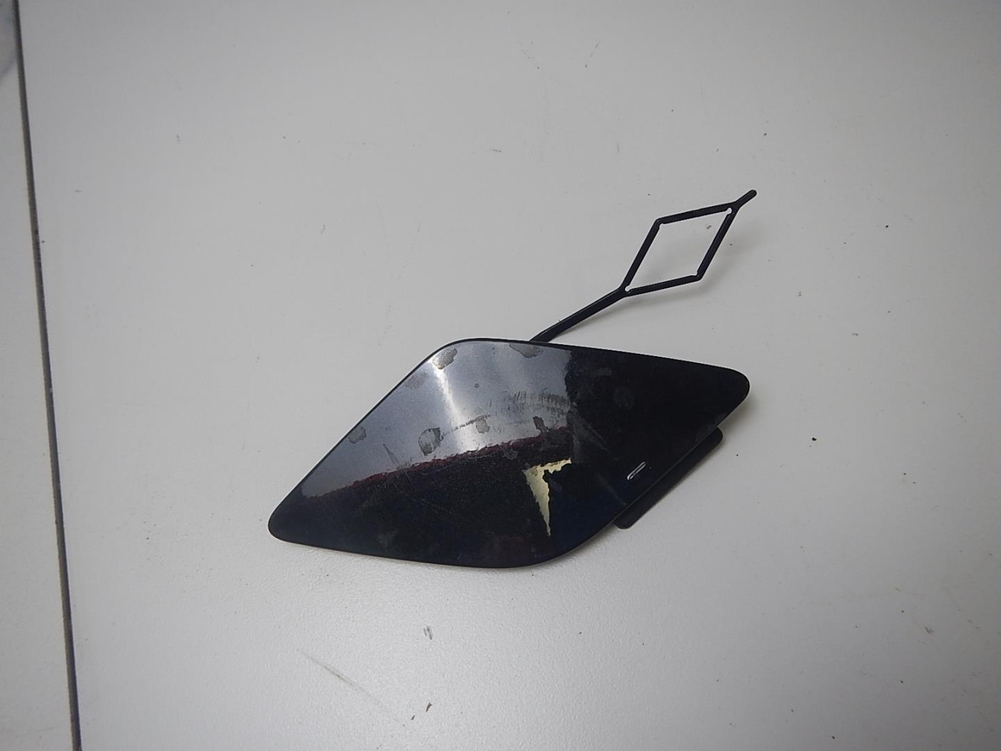 Заглушка буксировочного крюка