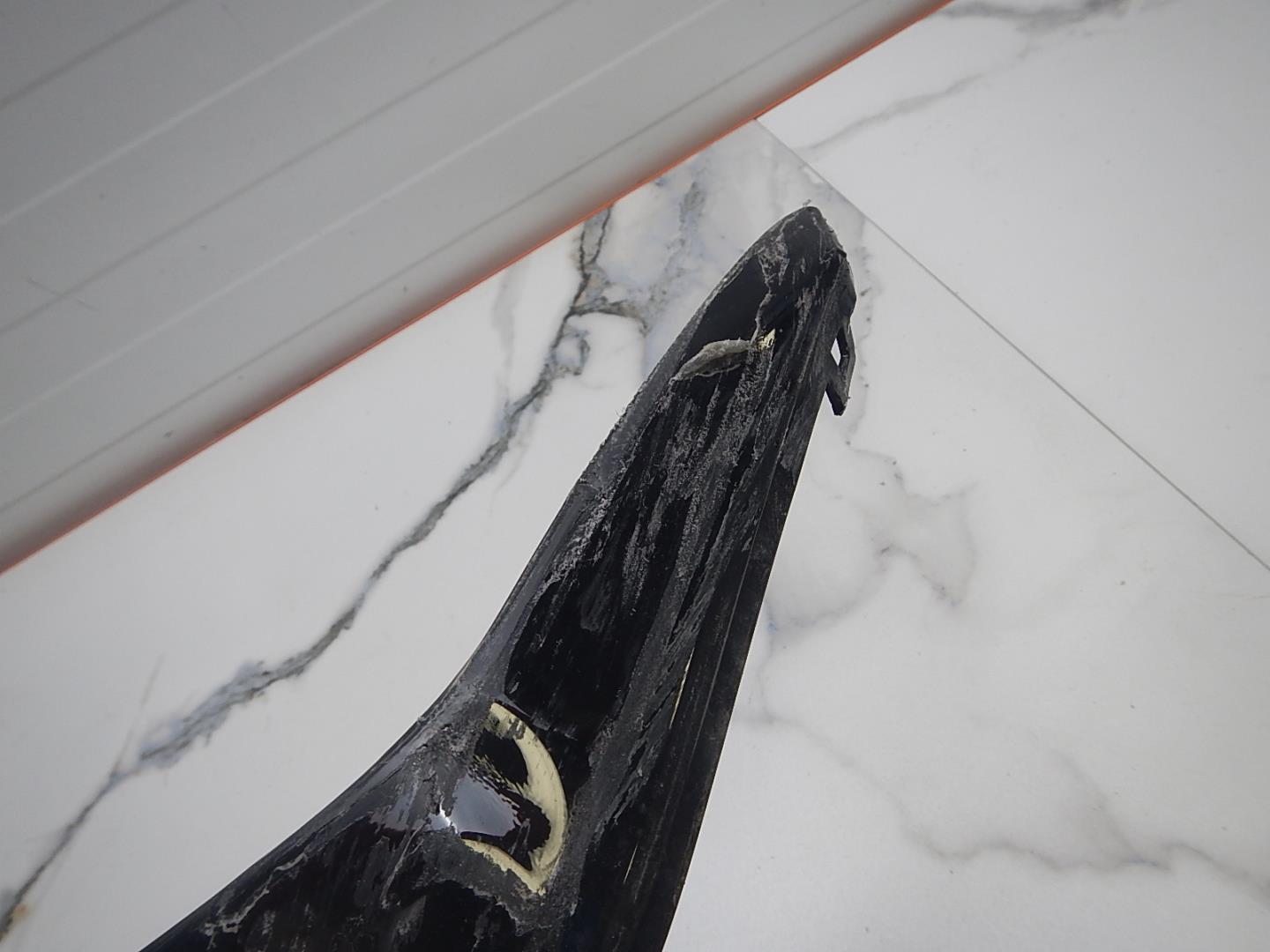 Молдинг переднего бампера левый