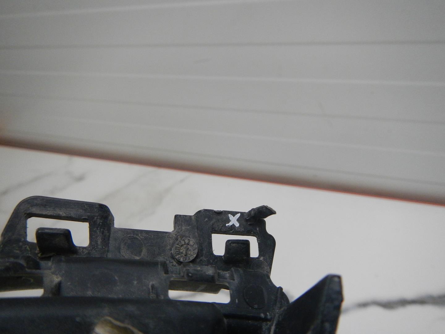 Заглушка буксировочного крюка