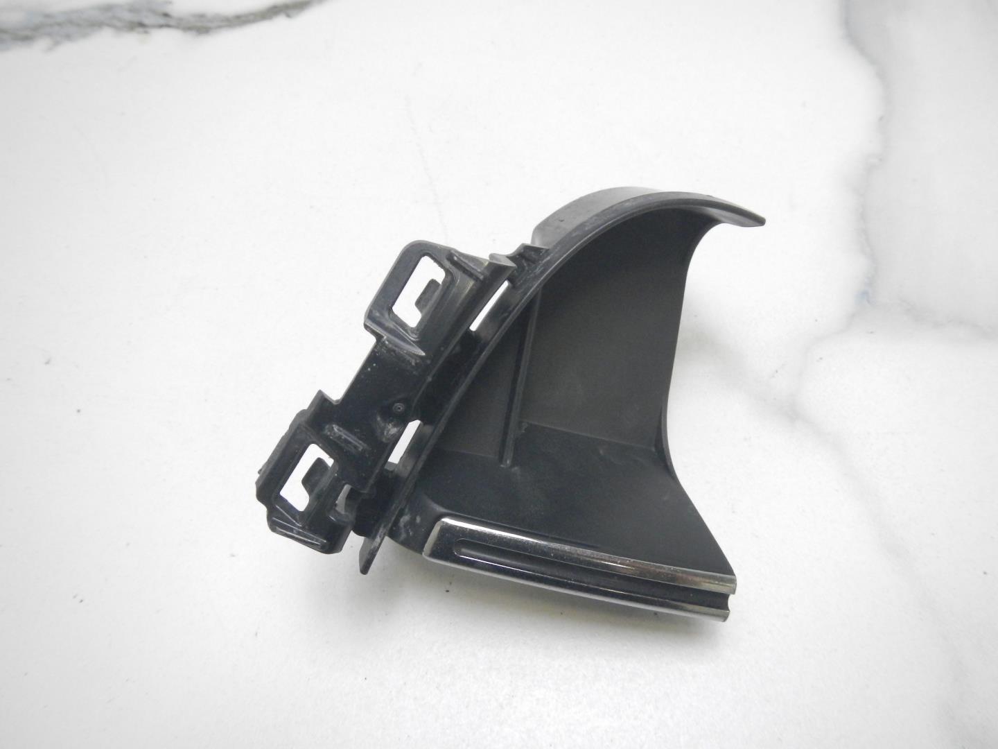 Заглушка буксировочного крюка