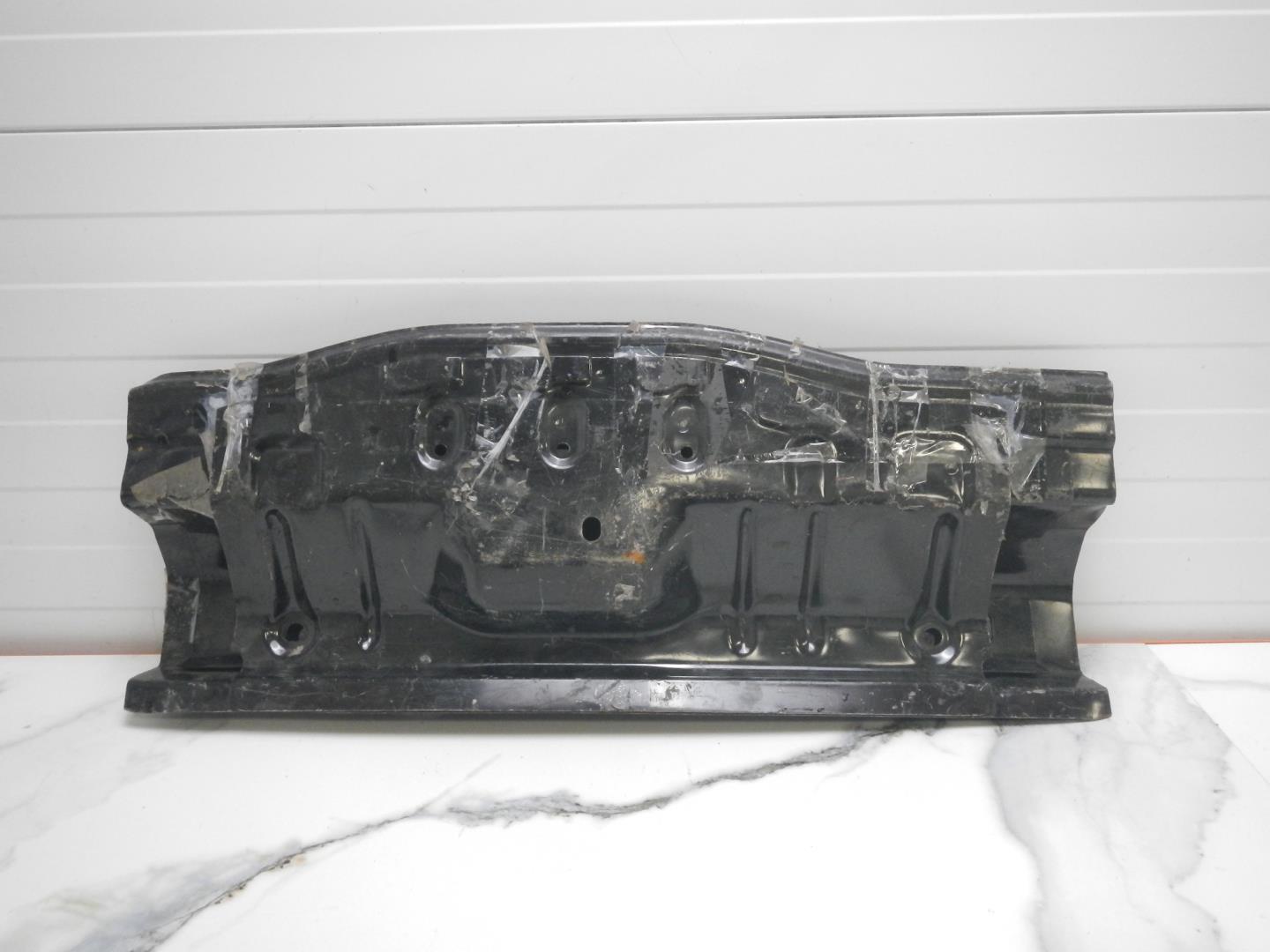 Панель задняя