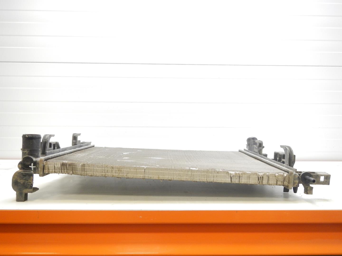 Радиатор охлаждения двигателя основной