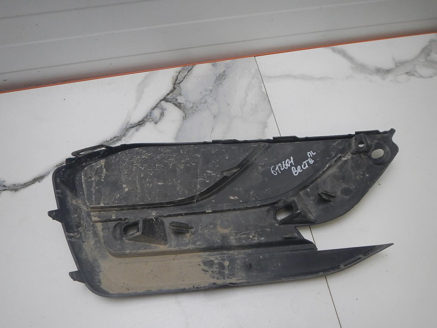 Решетка в бампер левая