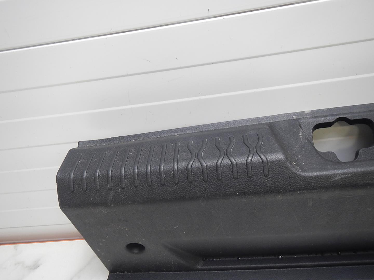 Обшивка багажника