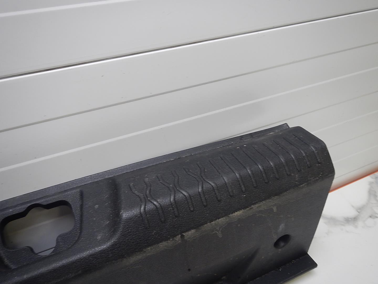 Обшивка багажника