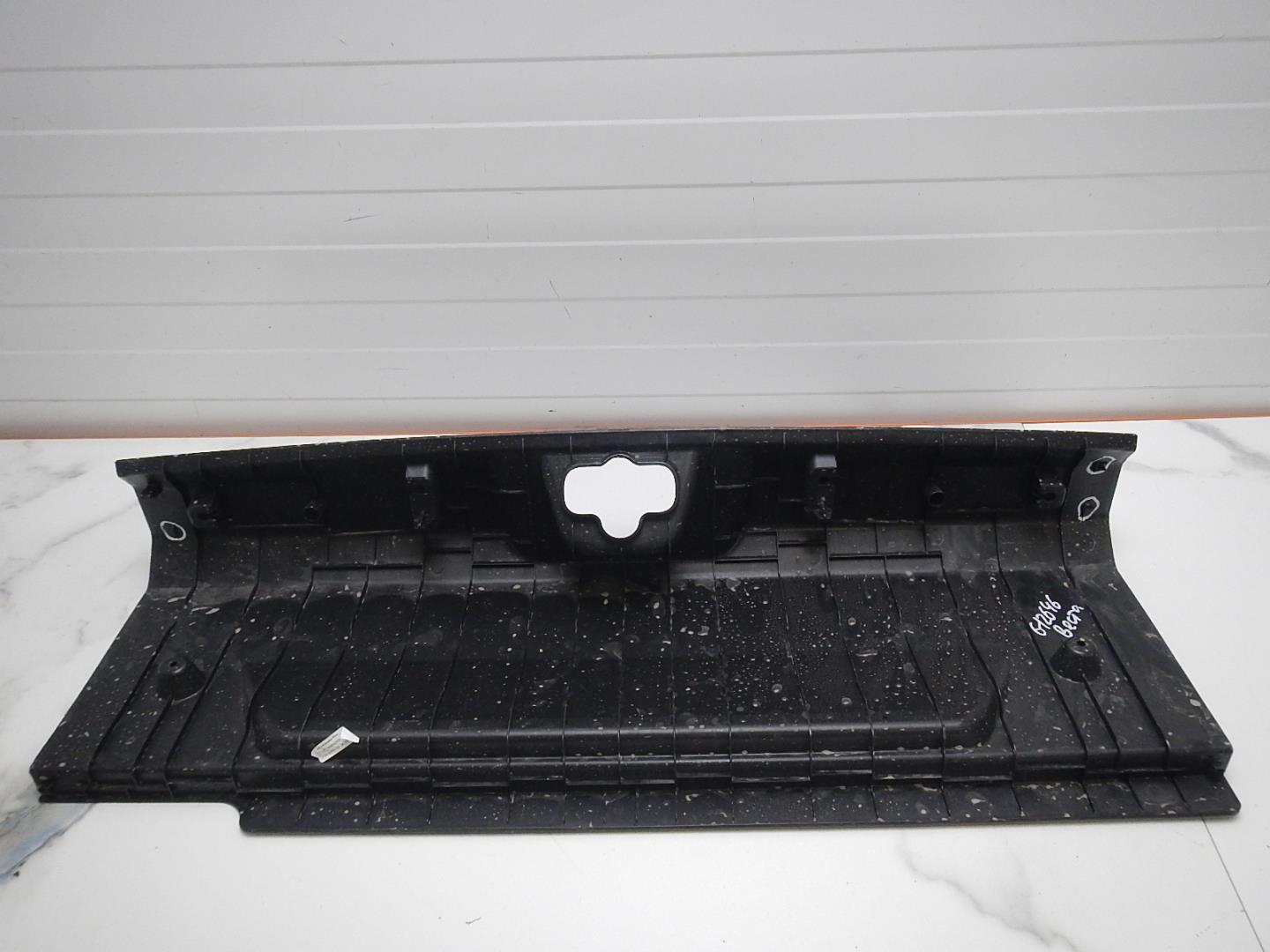 Обшивка багажника