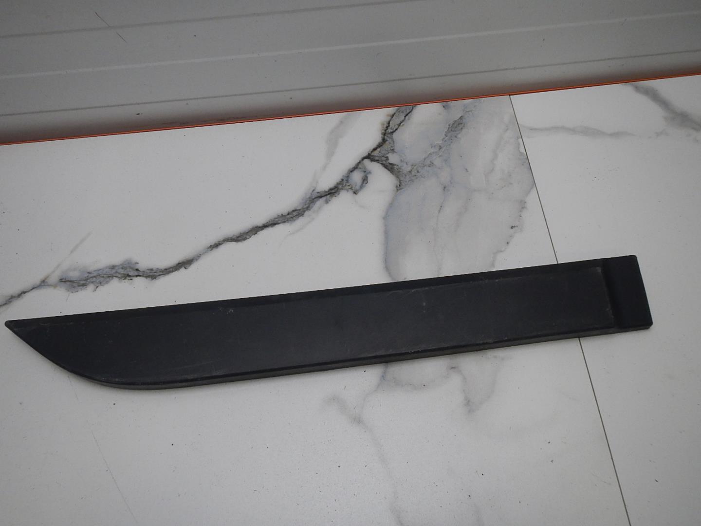 Молдинг задней правой двери