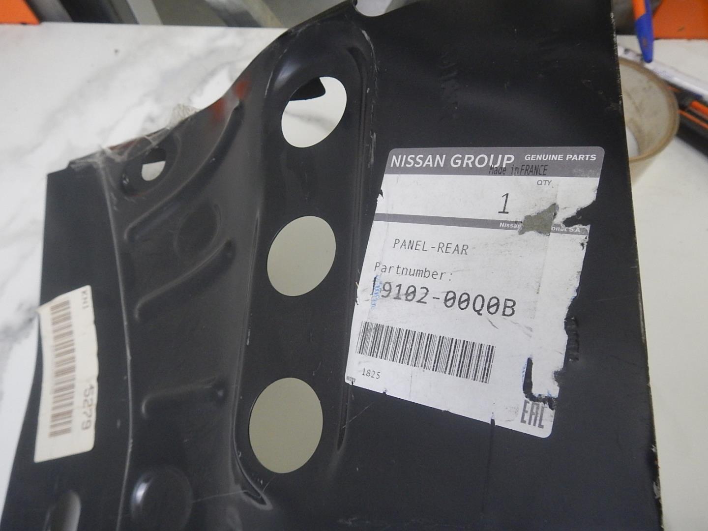 Панель задняя