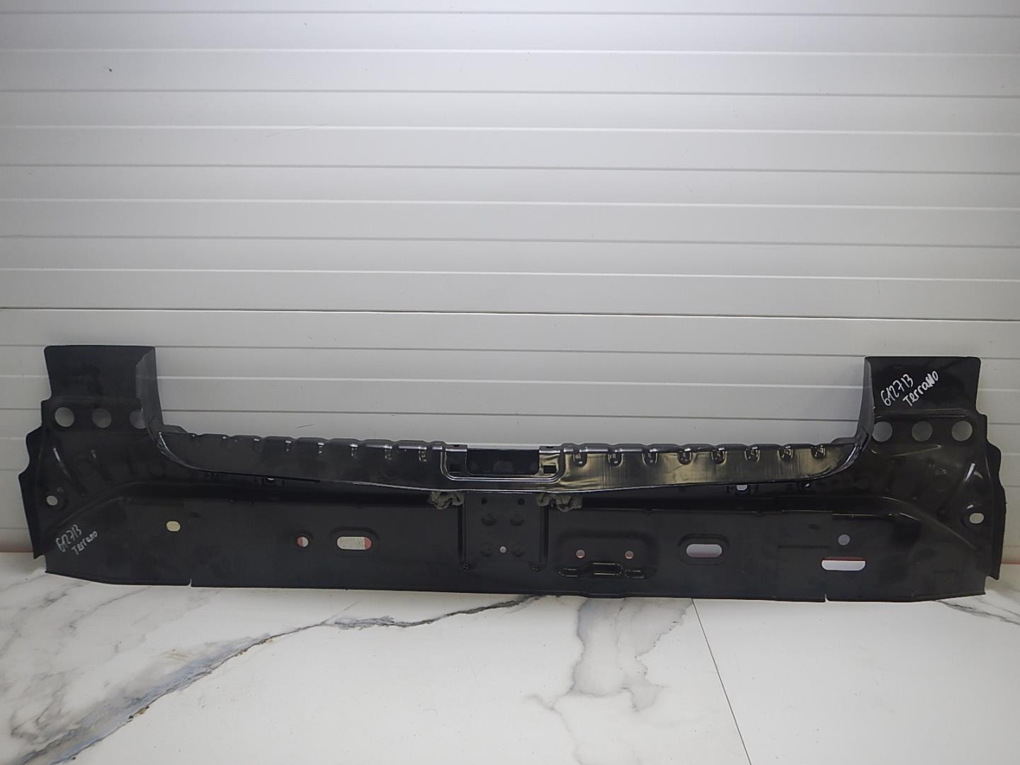 Панель задняя