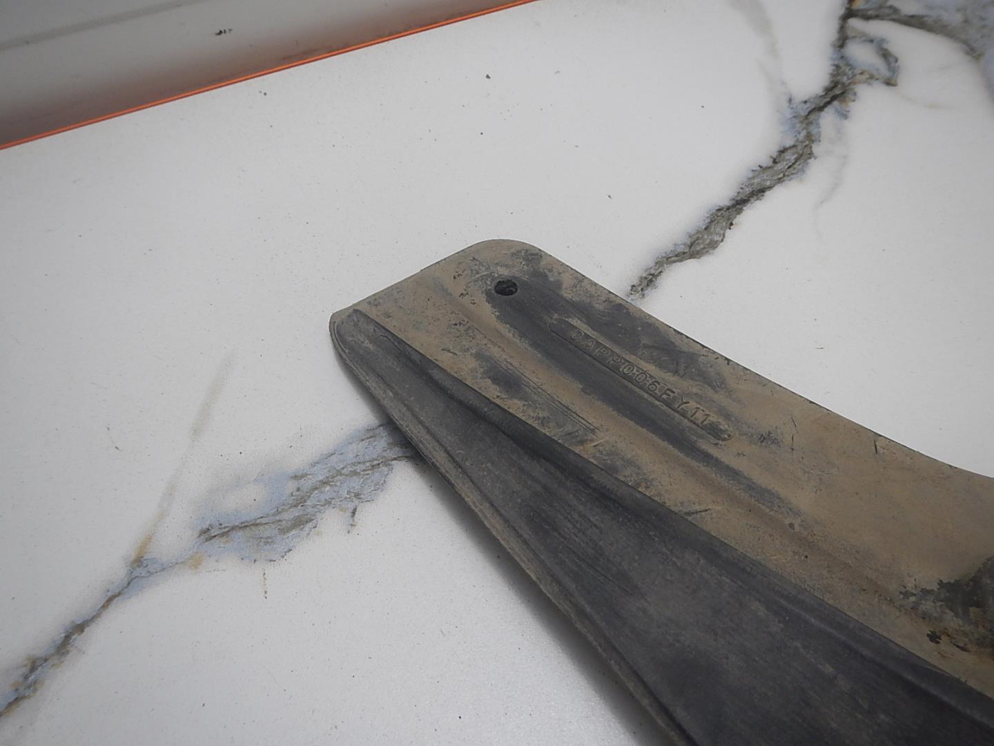 Брызговик передний левый