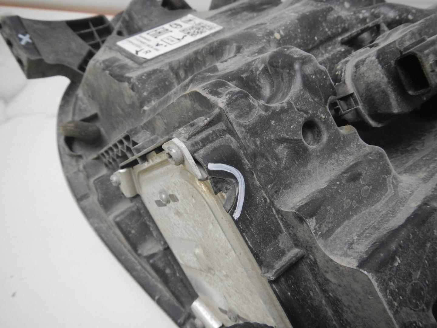 Фара правая