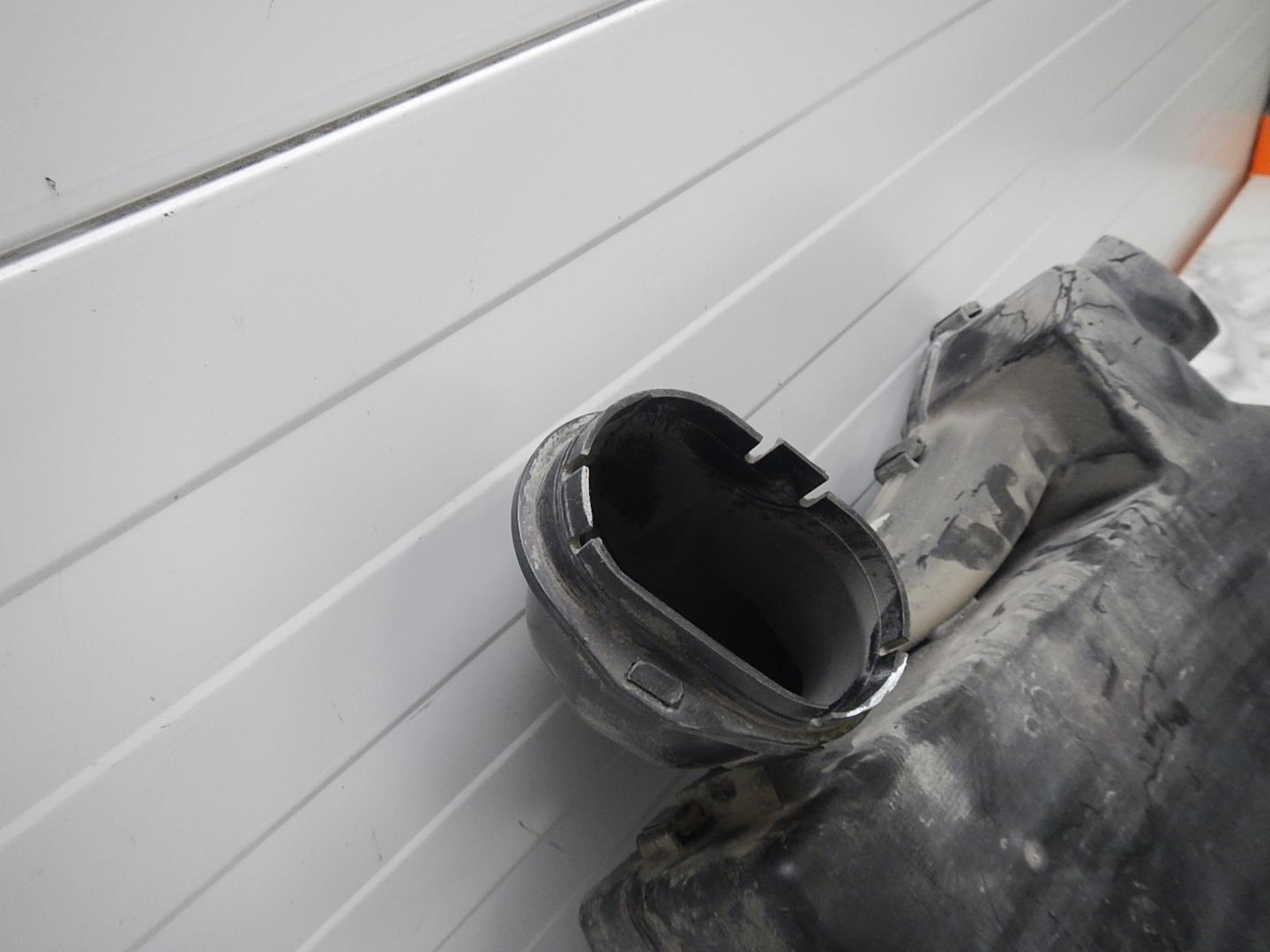 Резонатор воздушного фильтра