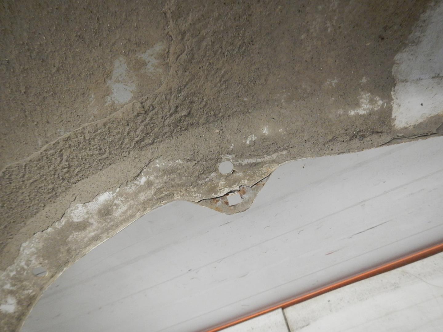 Крыло переднее левое